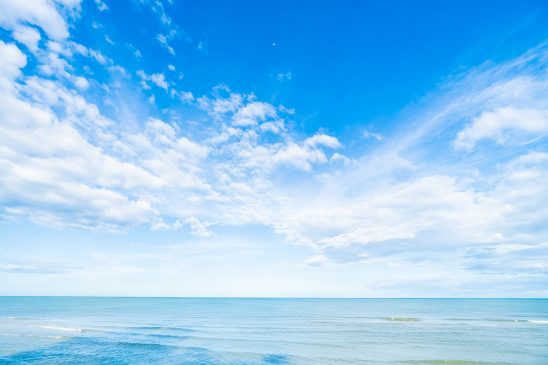 云朵 大海 天空 海平面 清澈 岛屿 休闲 旅游